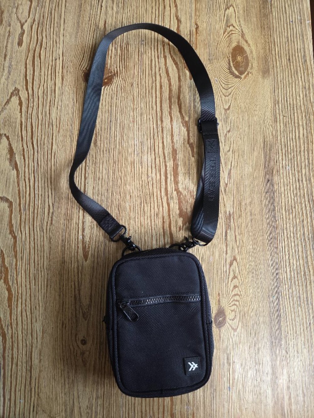 Thread Black Crossbody Purse